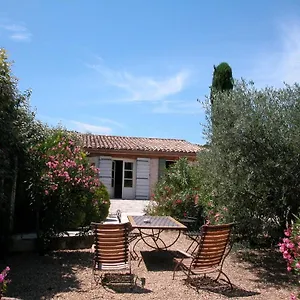 Couette-café Le Mazet De La Dame, Barbentane